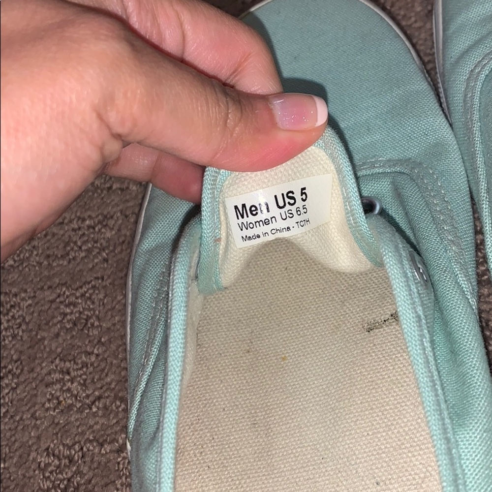 Vans - Picture 2 of 3